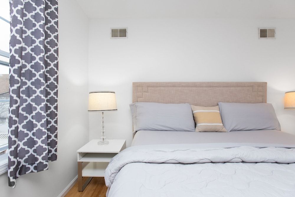 Racpanos Modern Stay on Ocean Avenue Deluxe Room, 1 King Bed with Sofa bed, Non Smoking, Shared Bathroom 9