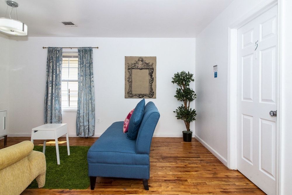 Racpanos Modern Stay on Ocean Avenue Deluxe Room, 1 King Bed with Sofa bed, Non Smoking, Shared Bathroom 17