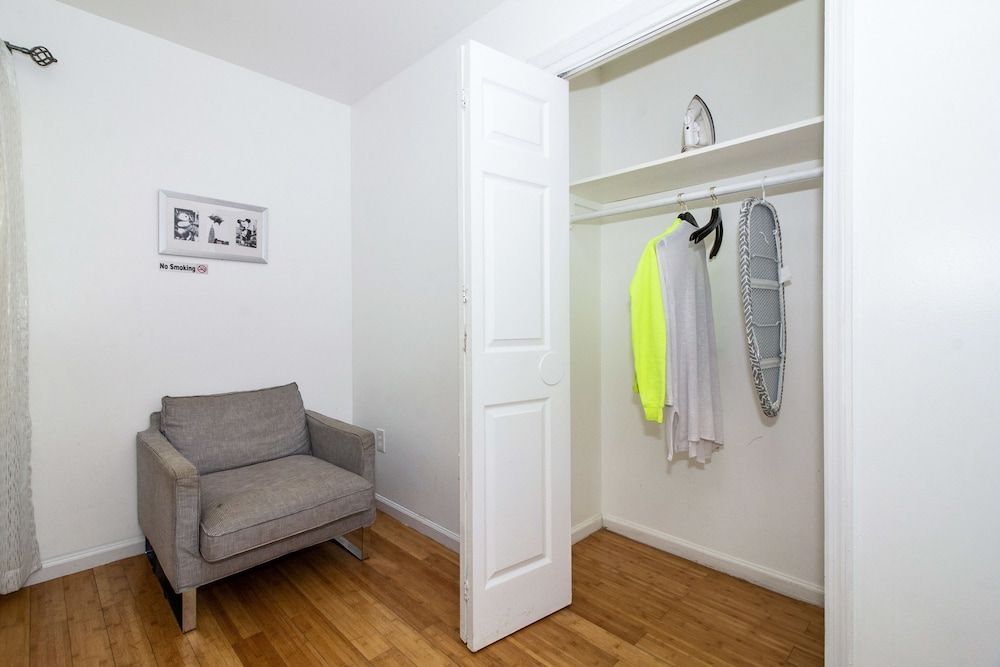 Racpanos Modern Stay on Ocean Avenue City Room, 1 Queen Bed, Non Smoking, Shared Bathroom 14