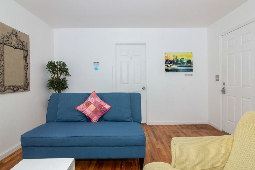 Racpanos Modern Stay on Ocean Avenue Deluxe Room, 1 King Bed with Sofa bed, Non Smoking, Shared Bathroom 20