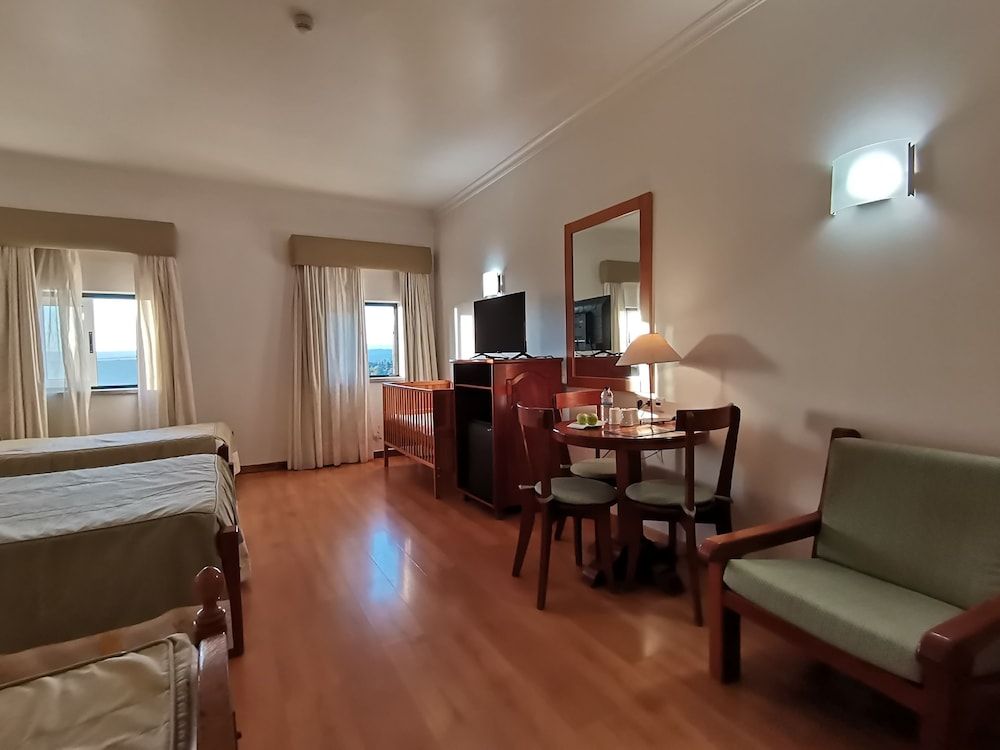 Hotel Quinta dos Cedros Triple Room 3