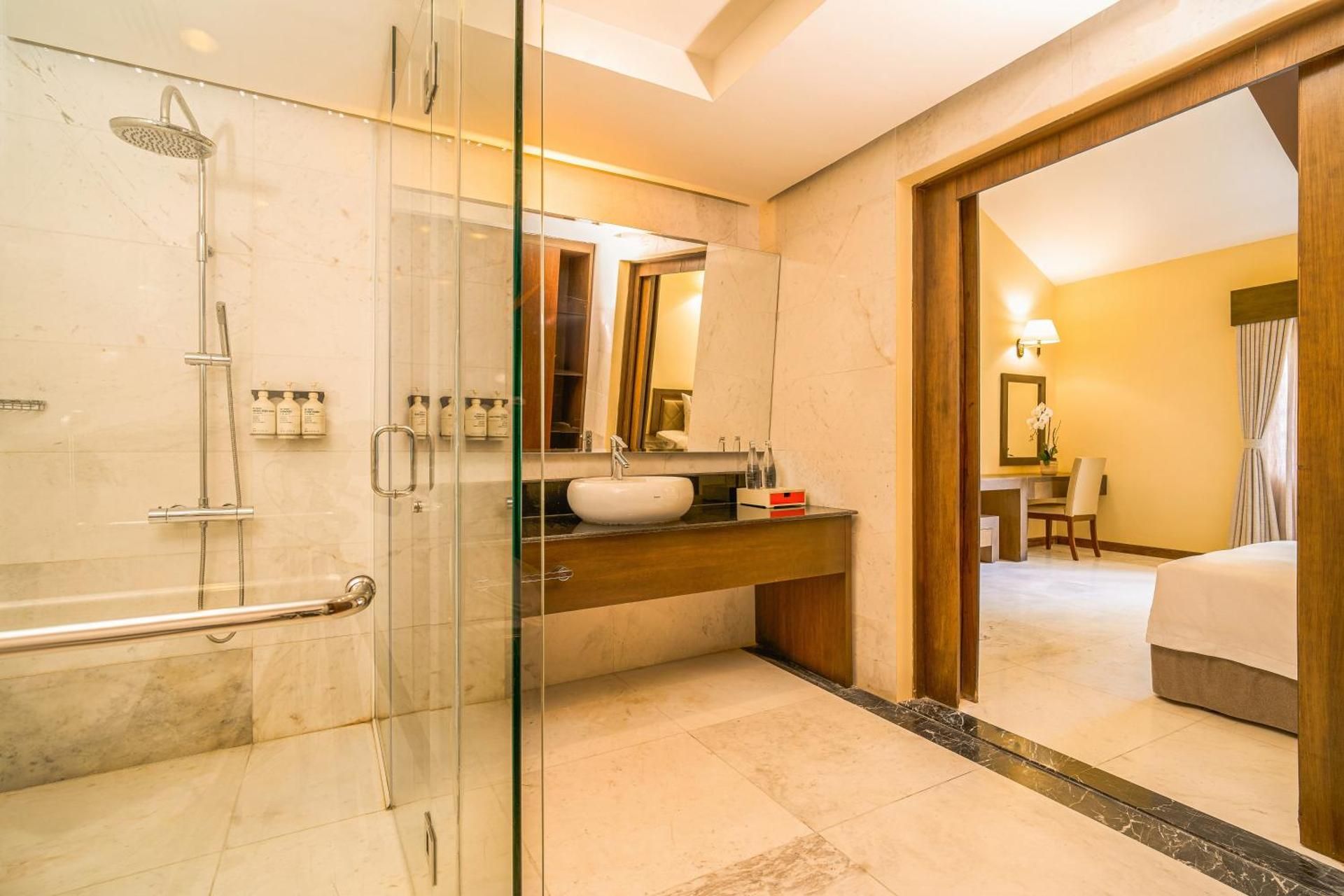 Famiana Executive Suite - Daily Mini-bar Included