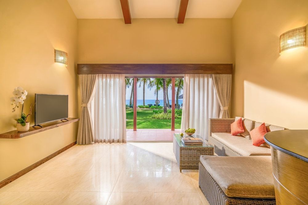 Famiana Resort & Spa Phu Quoc Villa, Beachfront 4