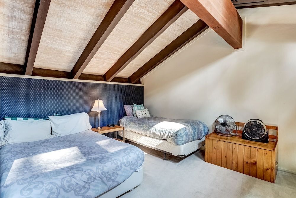 Townhome, Multiple Beds, Balcony, Mountain View (Mountain Shadows Chalet)