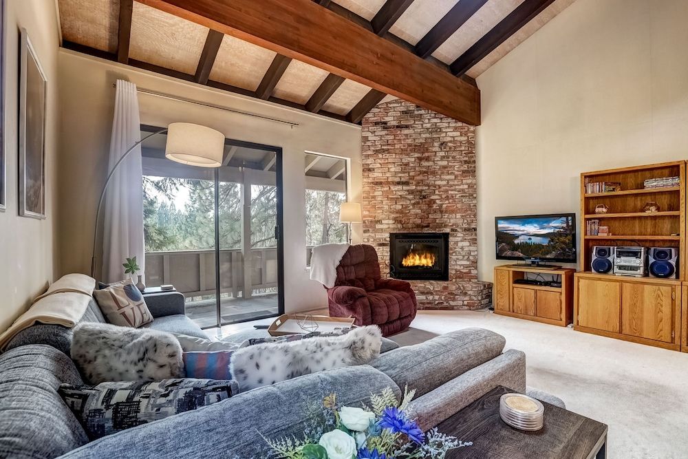 Townhome, Multiple Beds, Balcony, Mountain View (Mountain Shadows Chalet)