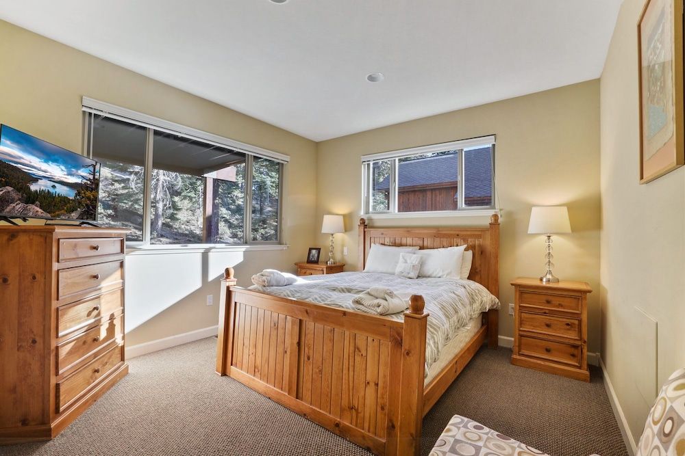 House, Multiple Beds, Hot Tub, Mountain View (Heavenly Mountain Chalet)