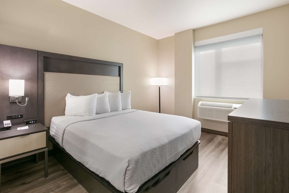 Standard Room, 1 King Bed, Non Smoking