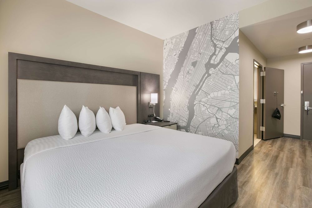 Standard Room, 1 King Bed, Accessible, Non Smoking