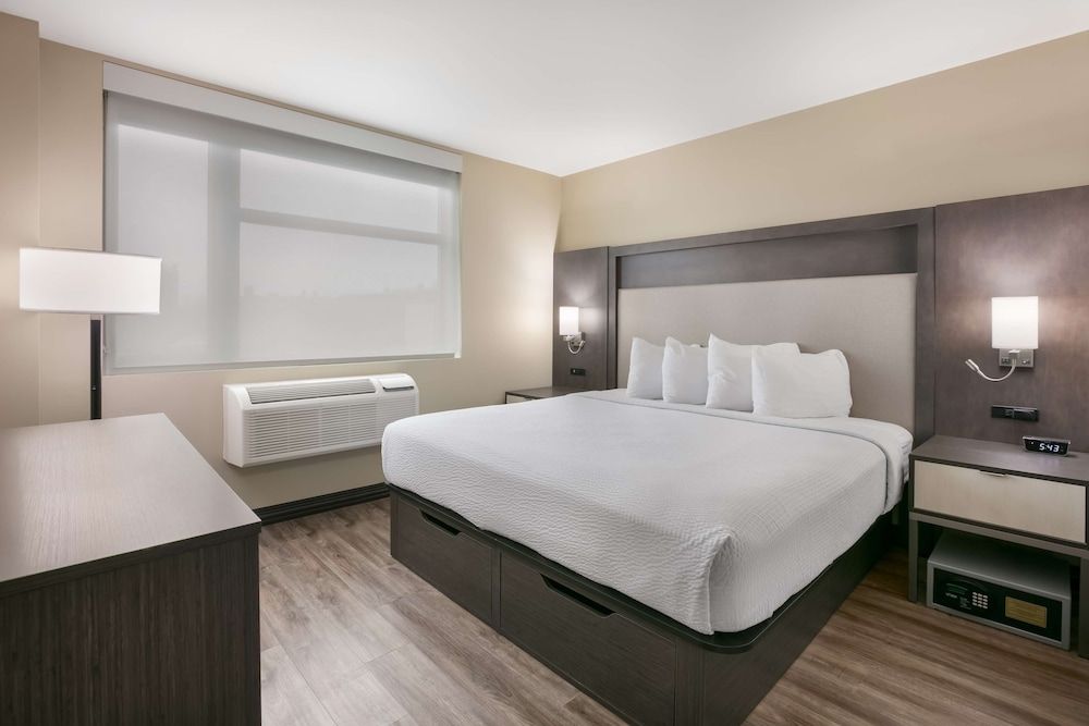 Suite, Multiple Beds, Non Smoking, Kitchenette (with Sofabed)