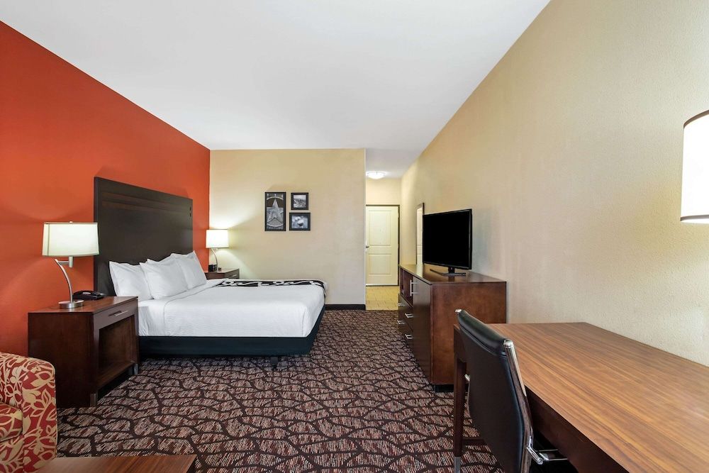 Room, 1 King Bed, Accessible, Non Smoking (Mobility Accessible)