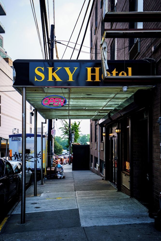 undefined Sky Hotel Flushing/LaGuardia Airport 6