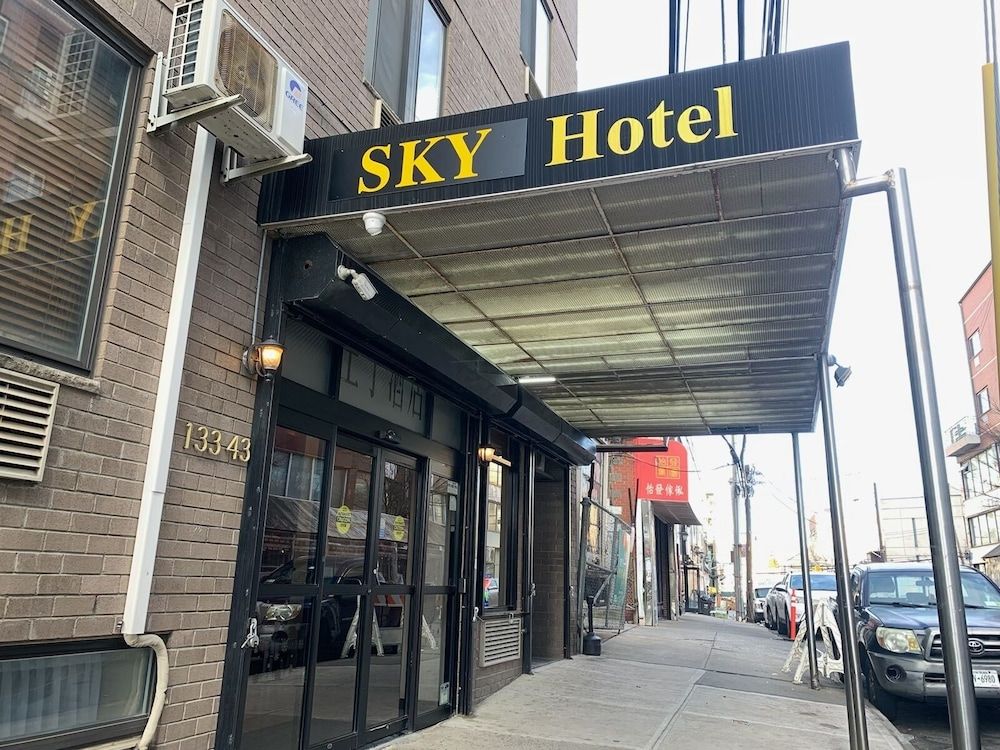 undefined Sky Hotel Flushing/LaGuardia Airport 4