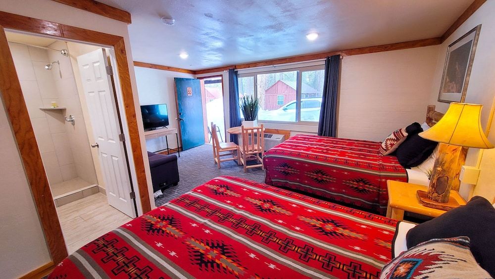 Jacob Lake Inn Traditional Room 2