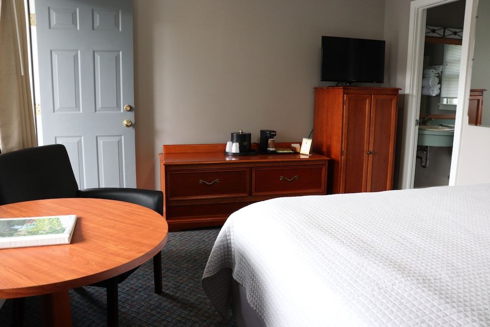Standard Room, 1 King Bed