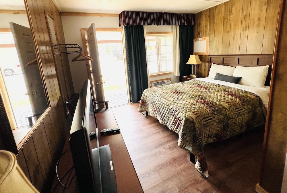 Economy Cabin