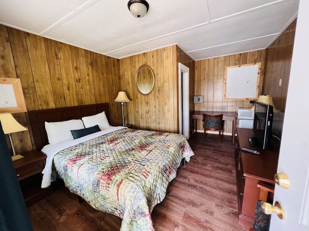 Economy Cabin