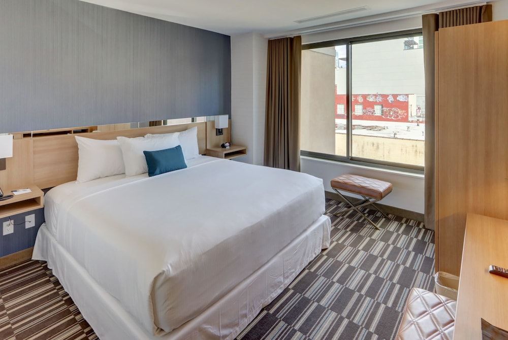 Microtel Inn by Wyndham Long Island City Room, 1 Queen Bed, Non Smoking