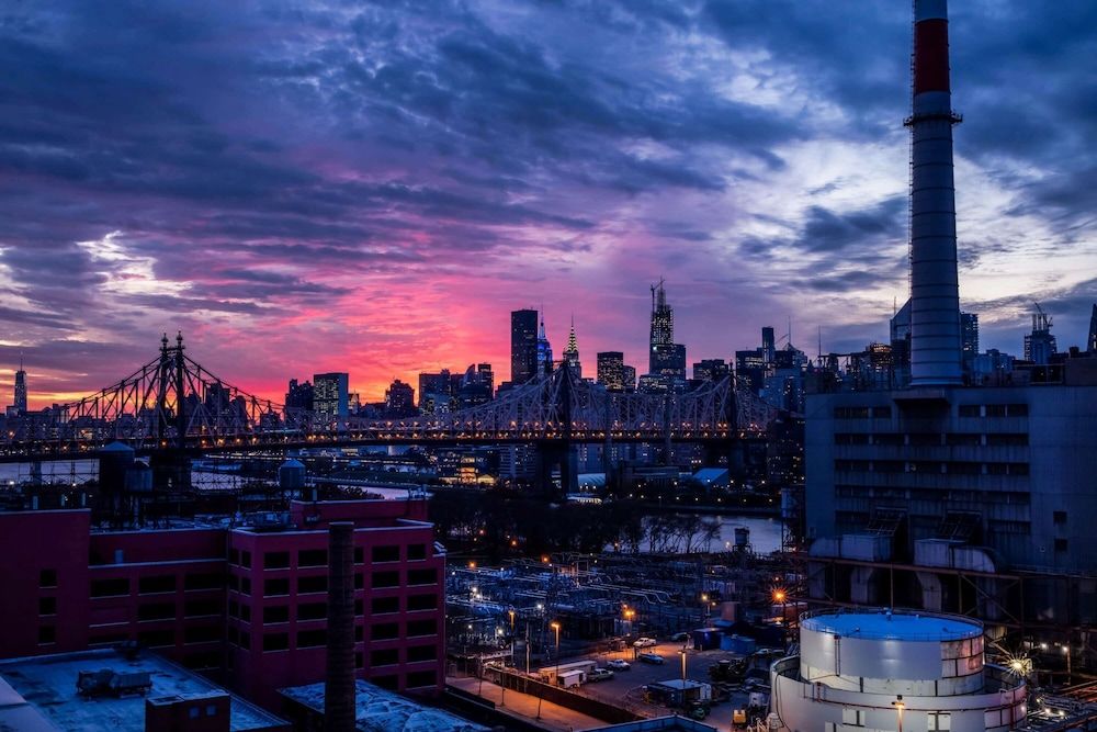 undefined La Quinta Inn and Suites by Wyndham Long Island City 10