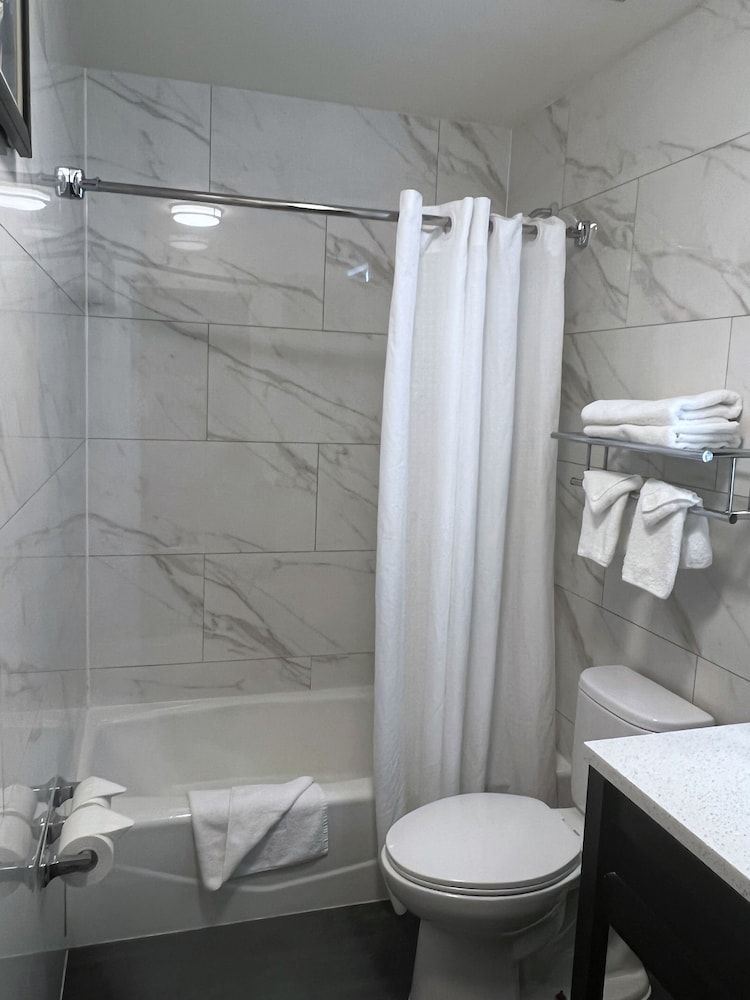 Lotus BLU Inn & Suites Room, 1 King Bed, Non Smoking 3