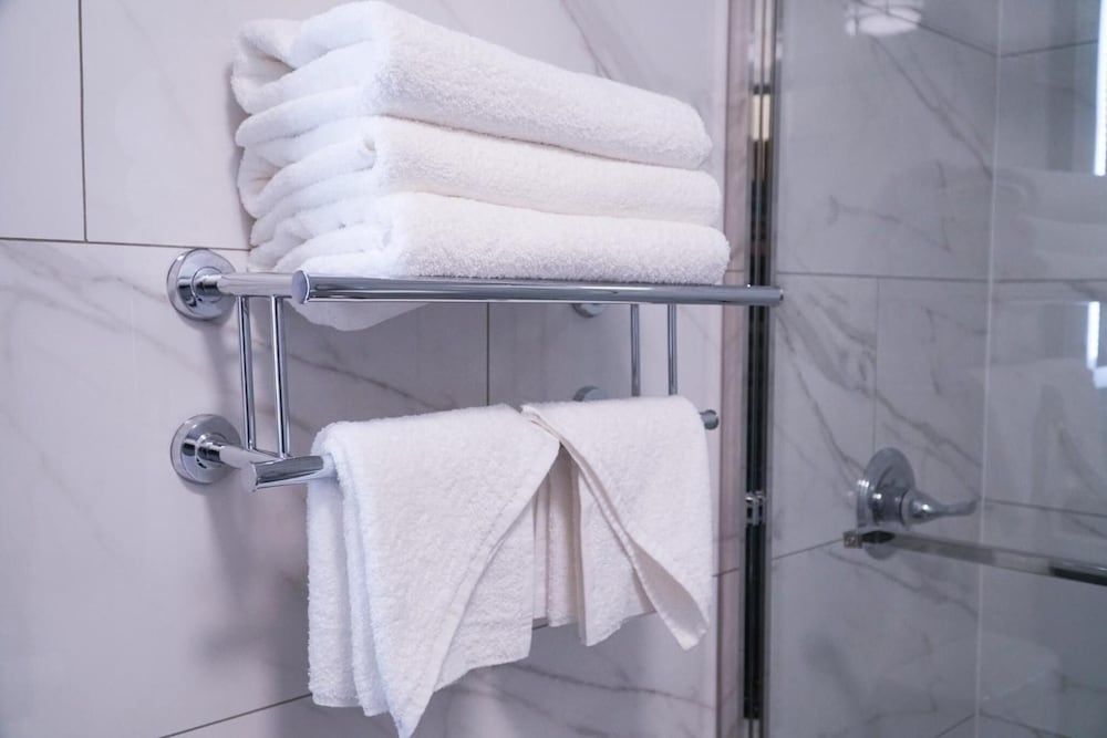 Lotus BLU Inn & Suites Room, 1 Queen Bed, Non Smoking 15