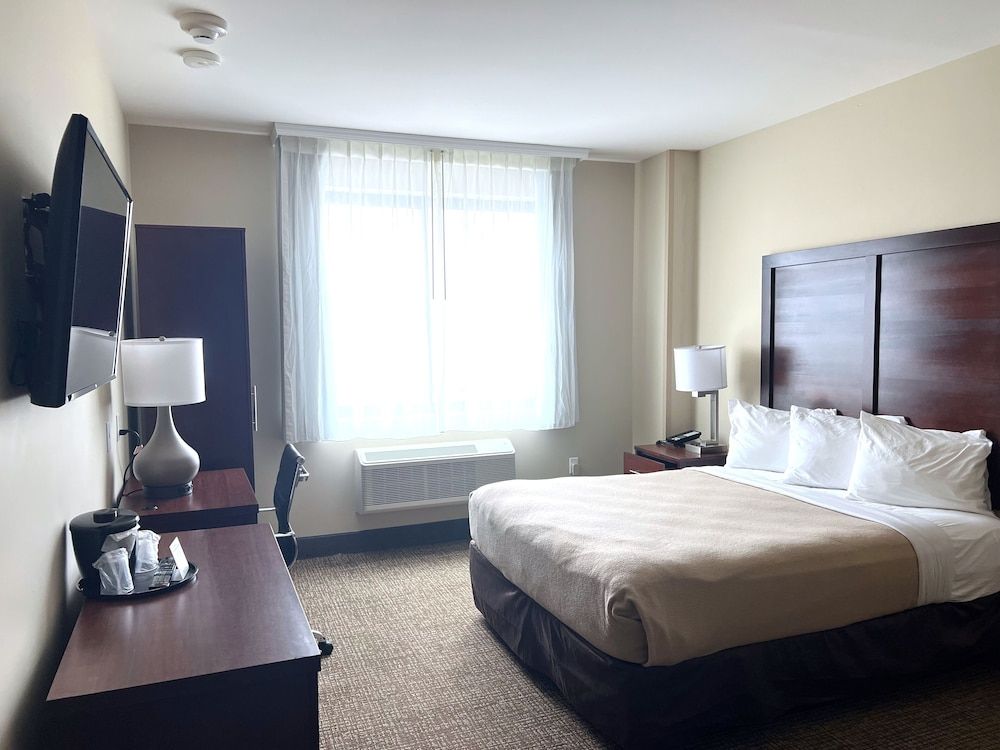 Lotus BLU Inn & Suites Room, 1 Queen Bed, Accessible, Non Smoking 2