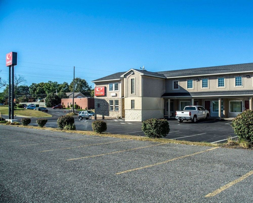 Econo Lodge & Suites