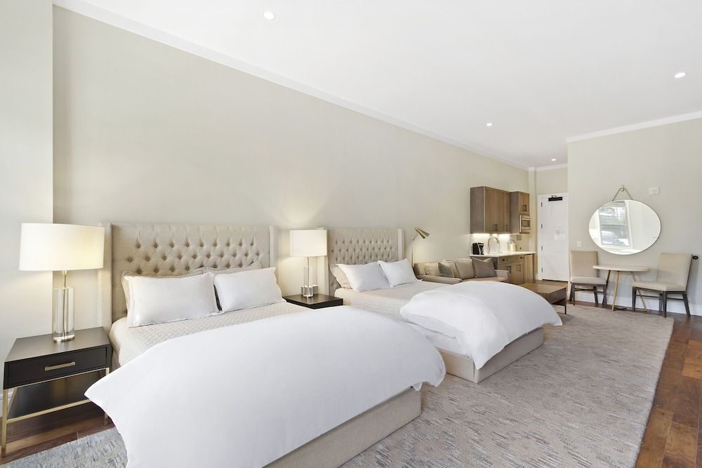 Luxury Suite, 2 Queen Beds w/ Patio