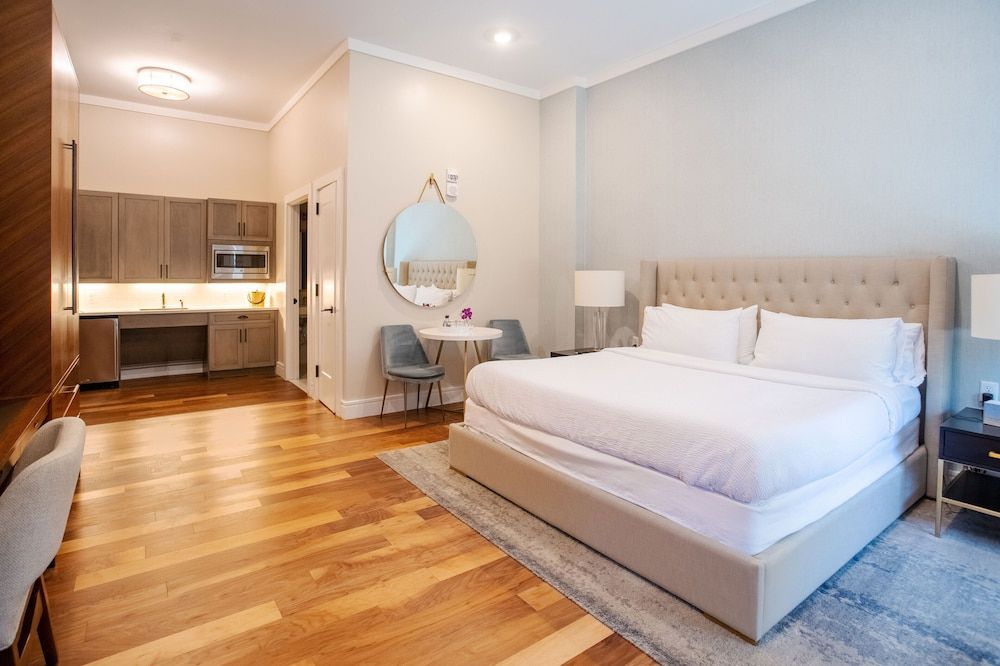 Luxury Room, 1 King Bed, Accessible