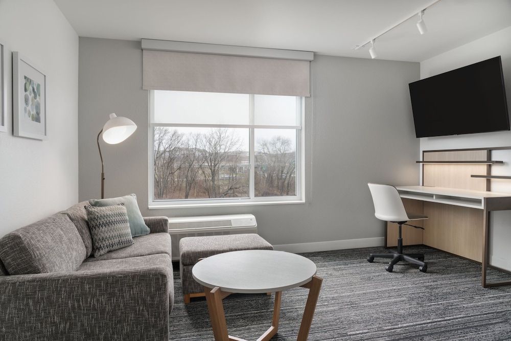 Towneplace Suites By Marriott New Philadelphia Suite, 1 Bedroom (Mobility/Hearing Access, Roll-In Shwr) 6