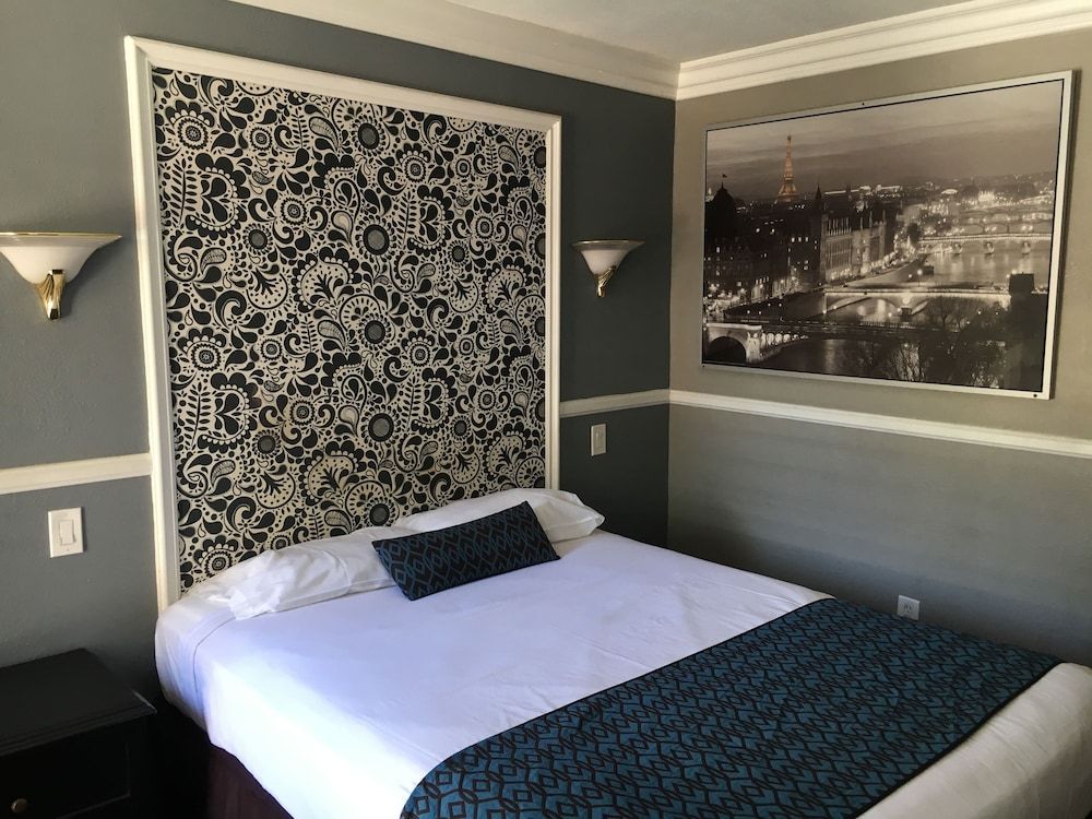 Deluxe Room, 1 King Bed