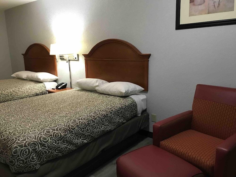 Walnut Inn Motel Basic Double Room, 2 Double Beds, Non Smoking 2