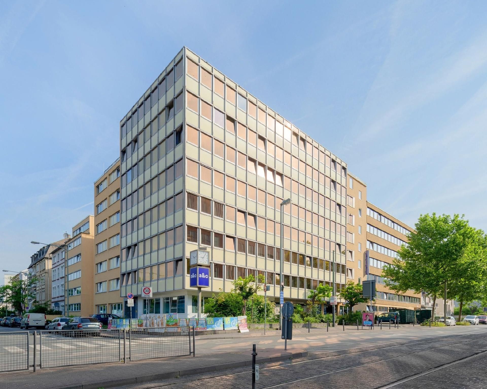 undefined a&o Frankfurt Galluswarte