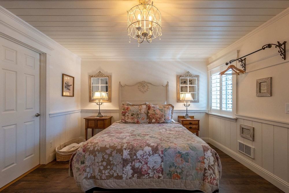 Bandon Marina Inn
