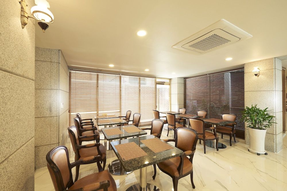 undefined Noble Tourist Hotel Insadong 7