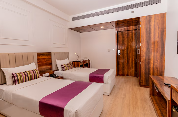 Hotel Hardeo Deluxe Twin Room 5