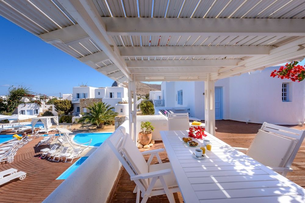 Family Suite, 2 Bedrooms, Pool View