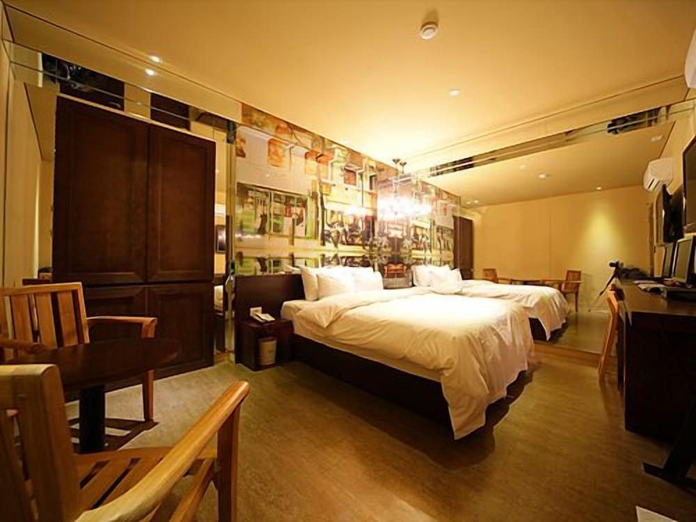 Hotel Gaeul Deluxe Room 8