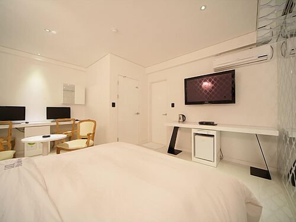 Hotel Gaeul Deluxe Room 17