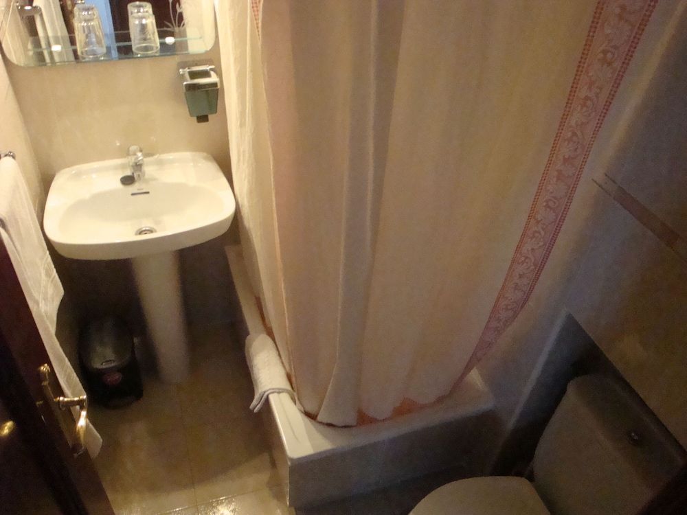 Hostal Zamora Double Room 4
