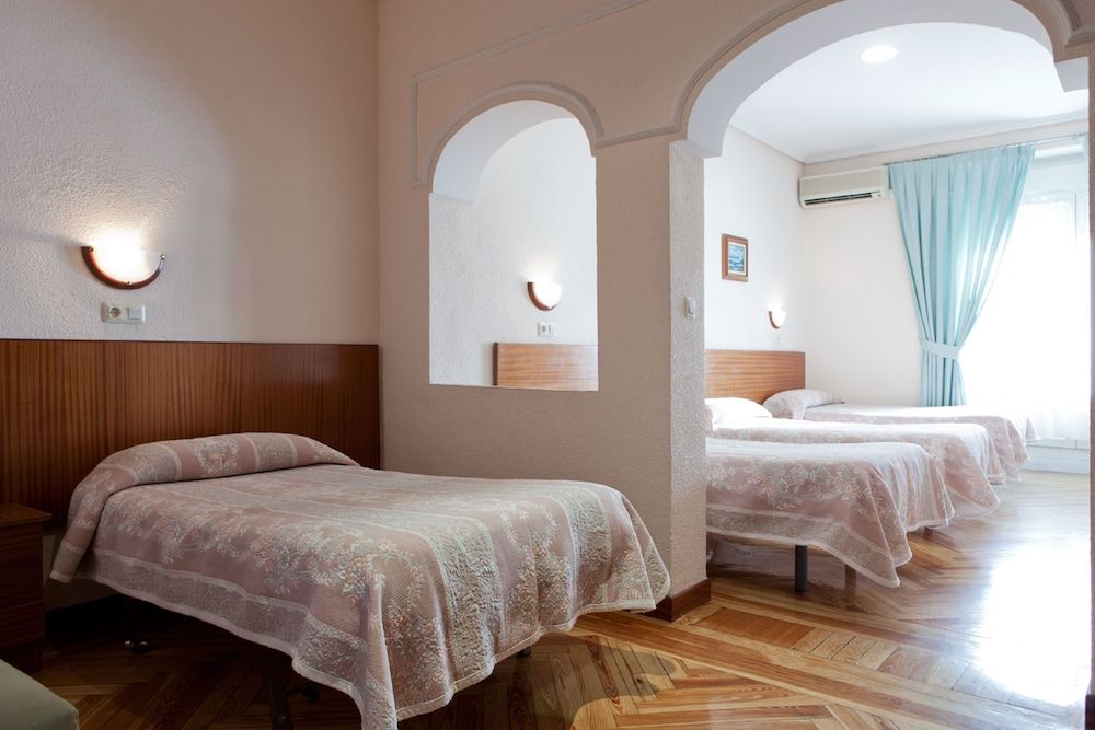 undefined Hostal Zamora 3