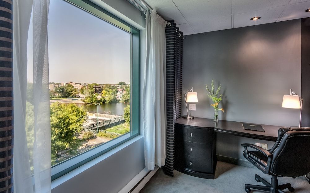 Hôtel Château Joliette Signature Suite, River View 6