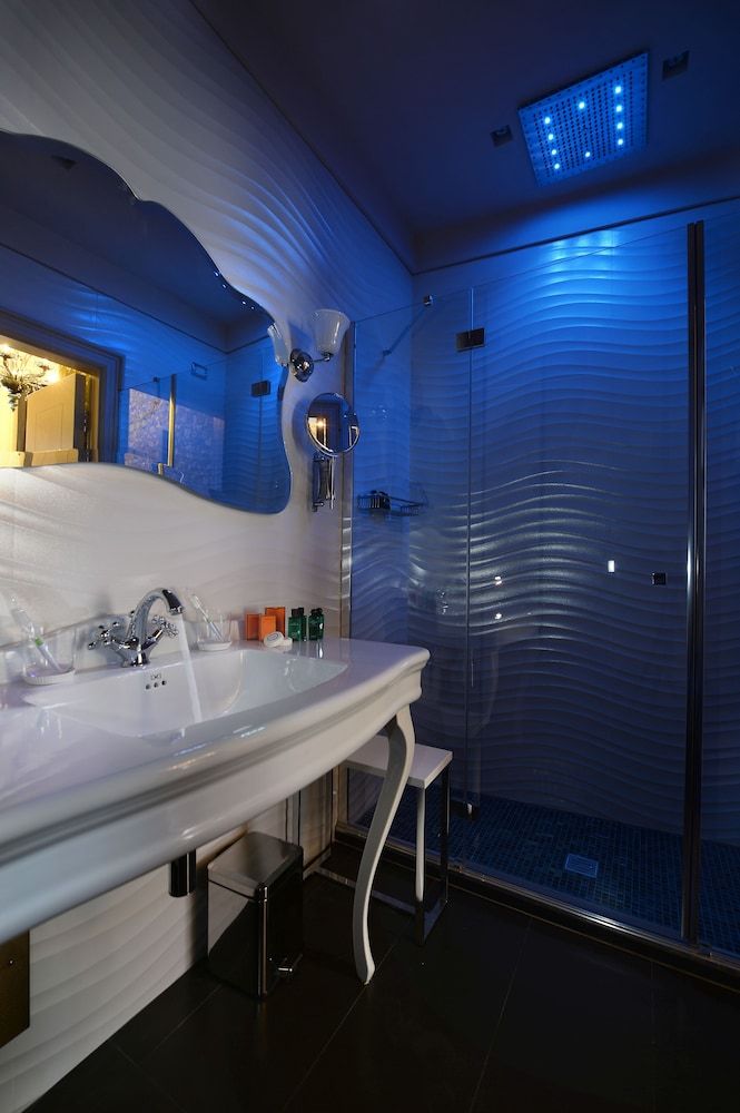 Palazzetto Madonna Suite, Canal View 13