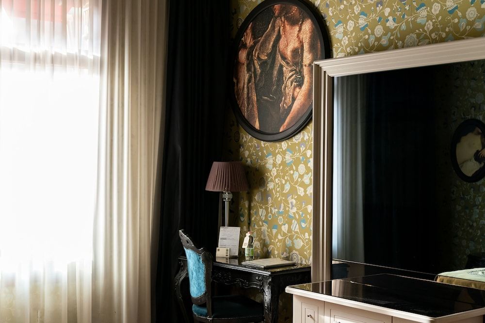 Palazzetto Madonna Suite, Canal View 18