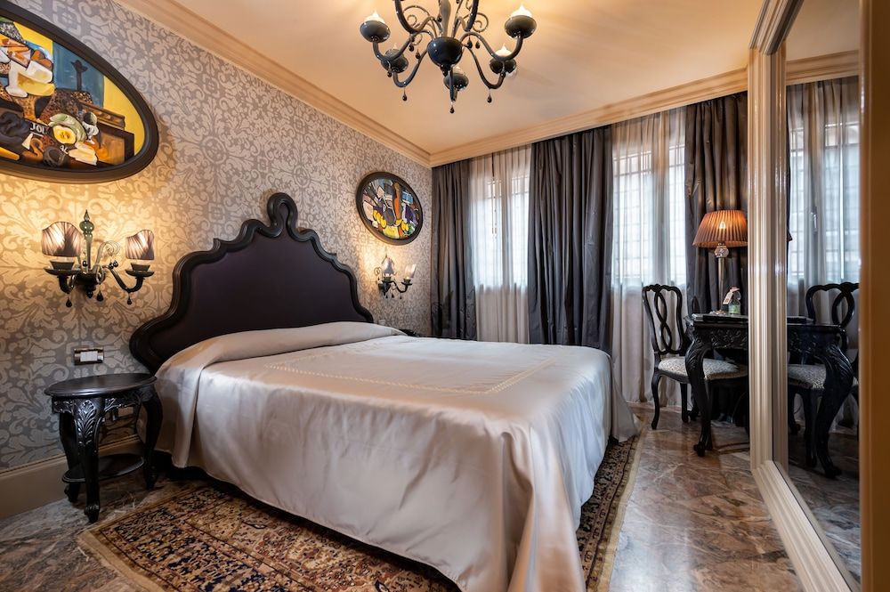 Palazzetto Madonna Superior Room 7