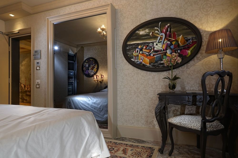 Palazzetto Madonna Superior Room 10