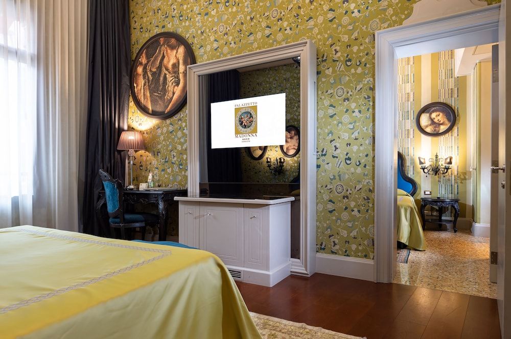 Palazzetto Madonna Suite, Canal View 15