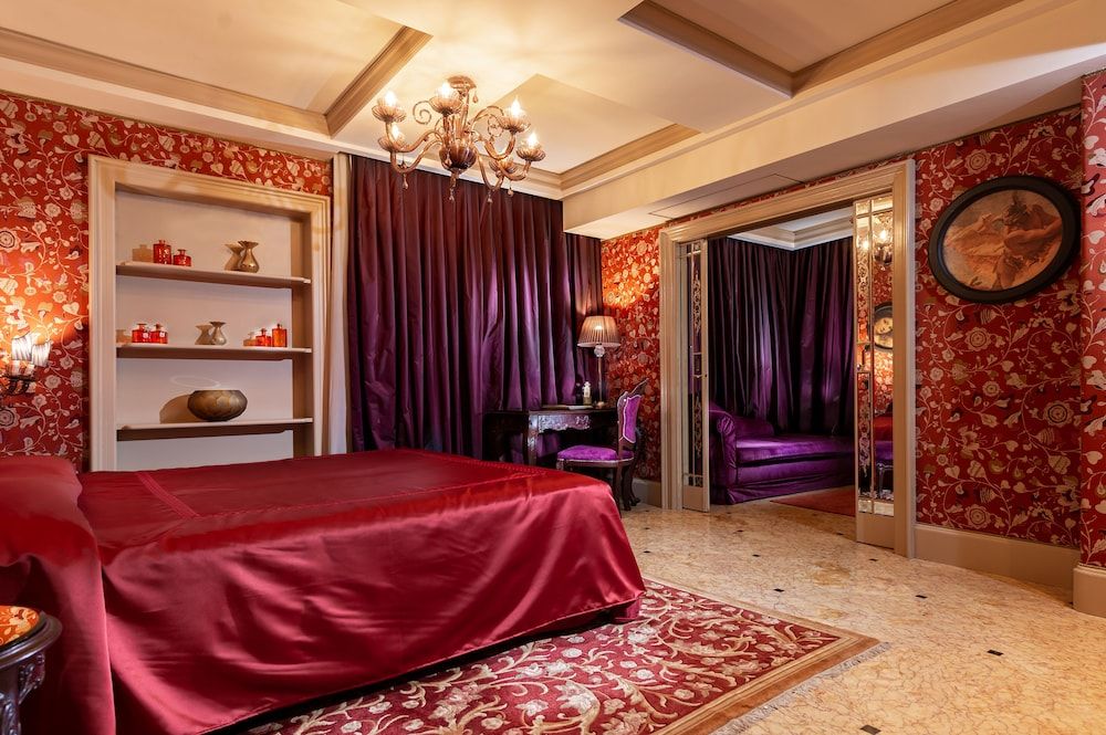 Palazzetto Madonna Suite, Canal View 20