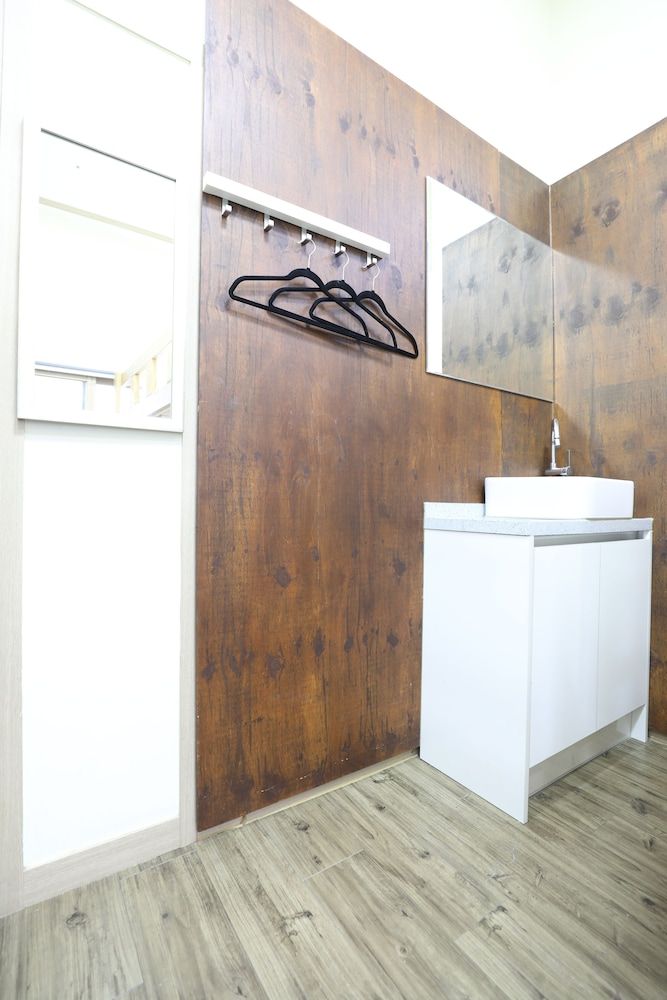 undefined Roi House 6