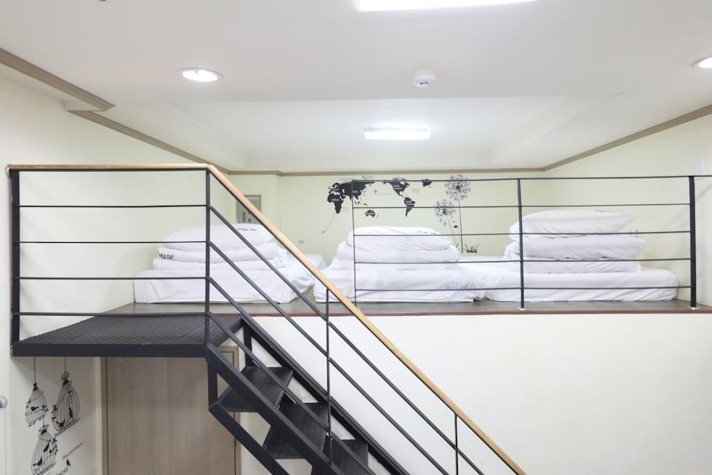 undefined Roi House 8