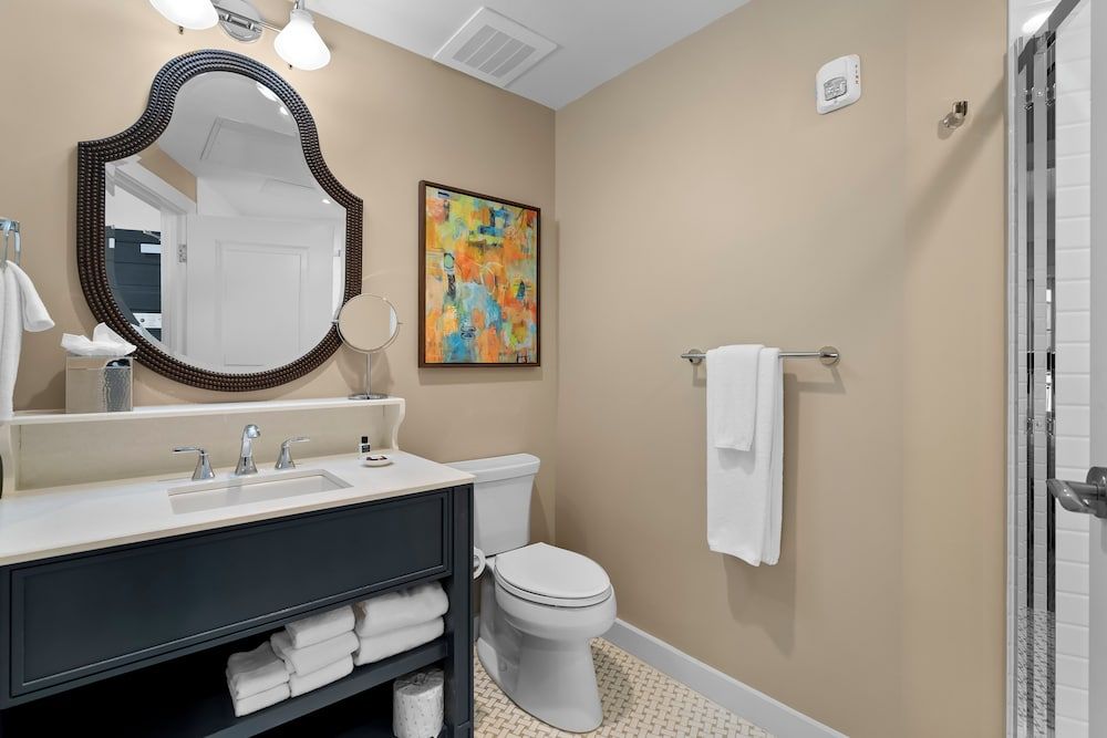 Standard Room, 1 Queen Bed
